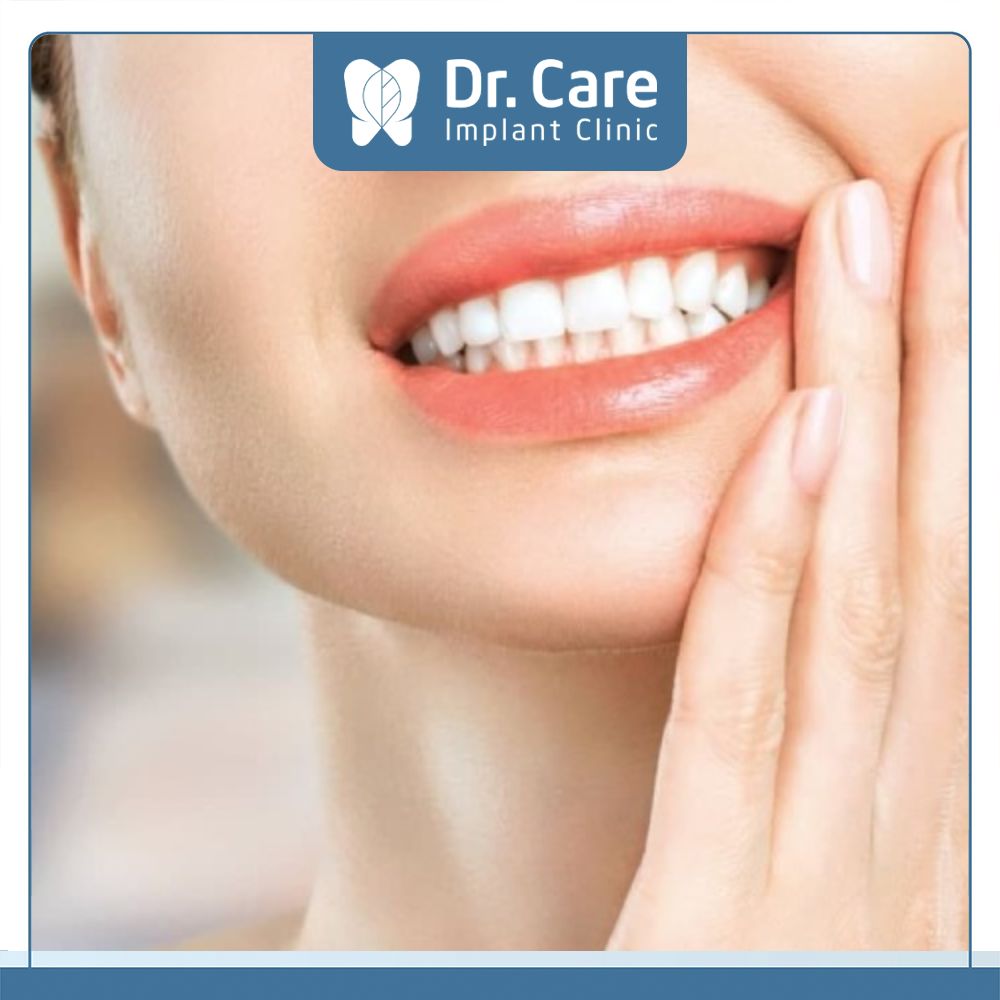 Cảm giác ê buốt, đau nhức tại vị trí răng sứ là dấu hiệu cho thấy răng sứ có thể bị hỏng 